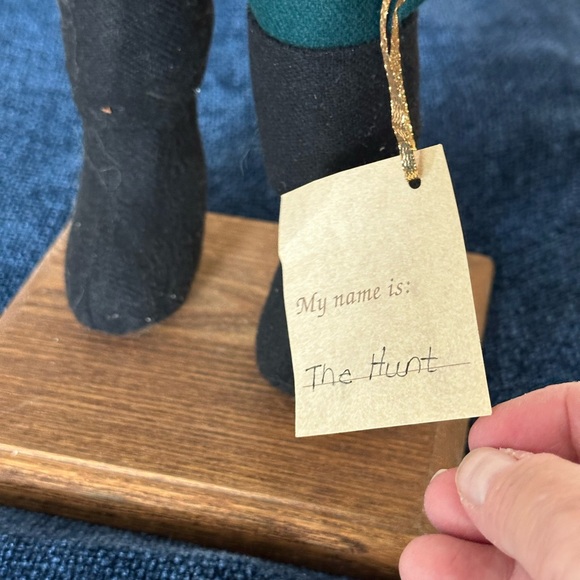 Tall Santa - called The Hunt. Santa carries the horn for the hunt. - Picture 6 of 9